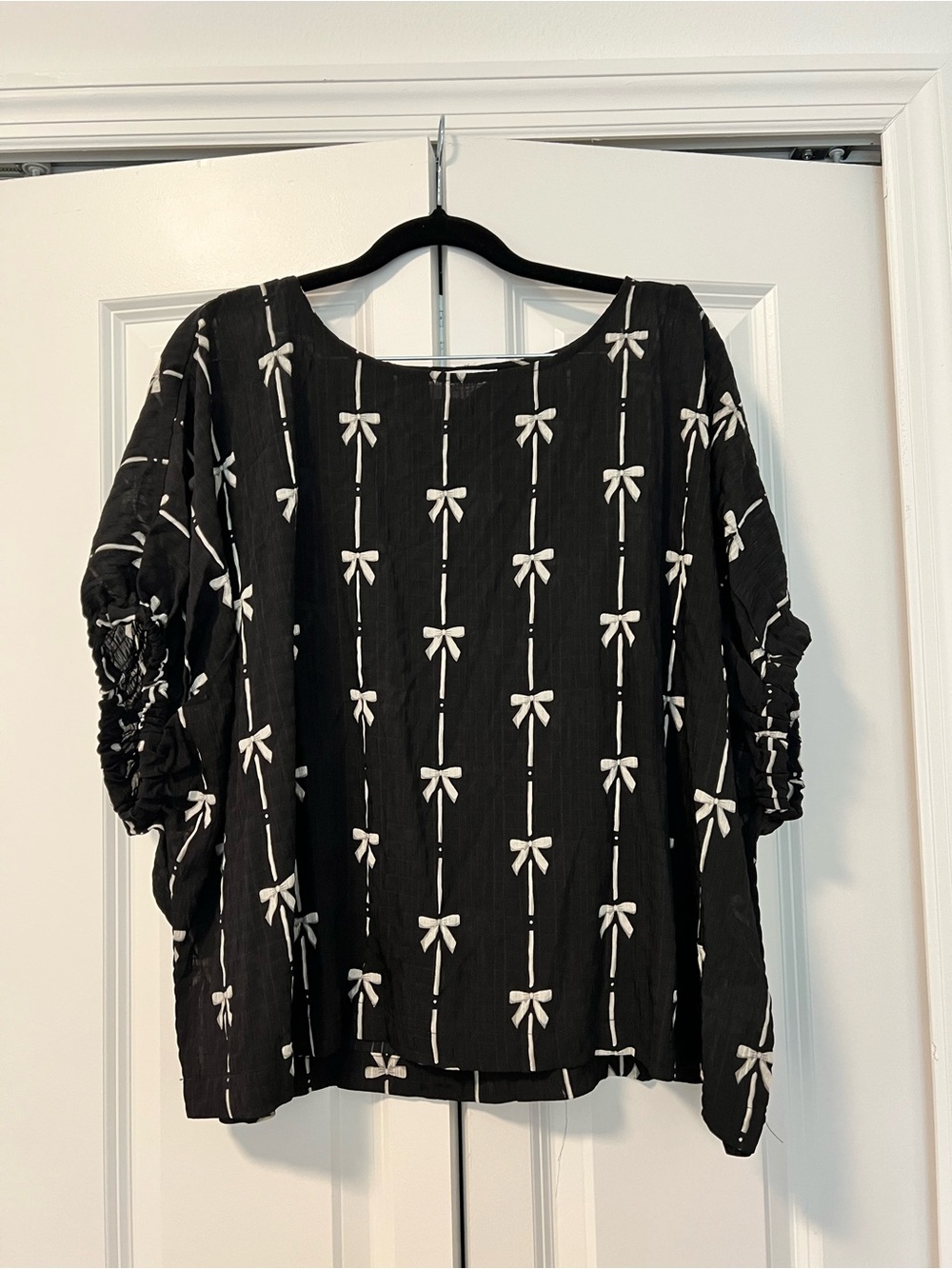 ee:some Los Angeles Bow Print Ruched Sleeve Blouse Top Medium